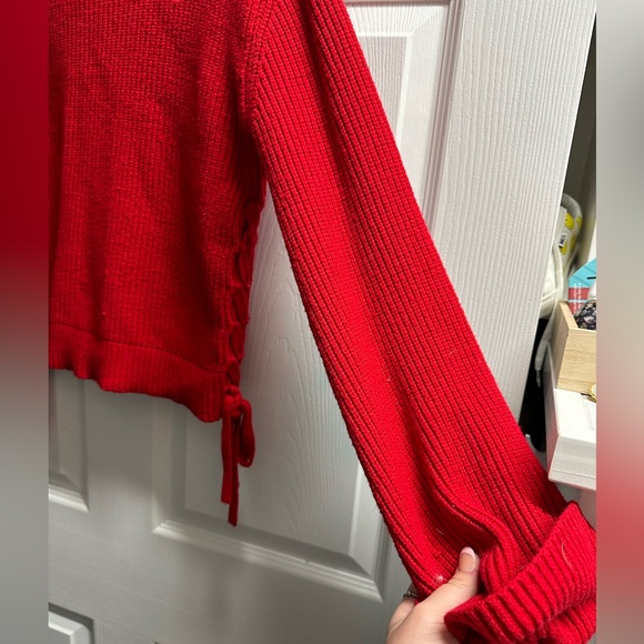 Red sweater - Picture 4 of 5